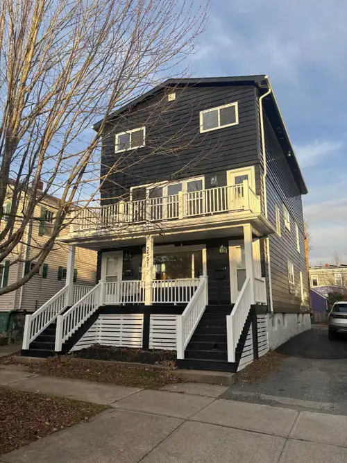 ⭐ Newly Renovated 2-Bedroom Apartment – Quinpool District $2,800 / month — Available Immediately Wel...