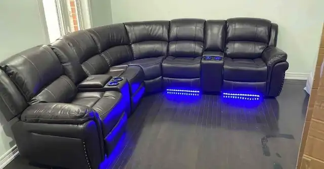 Sectionnel Relax Haut de Gamme – LED, USB et Bluetooth in Couches & Futons in Trois-Rivières - Image 2