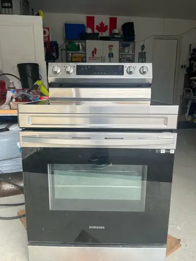 30” Samsung Electric Range ( For parts), View more