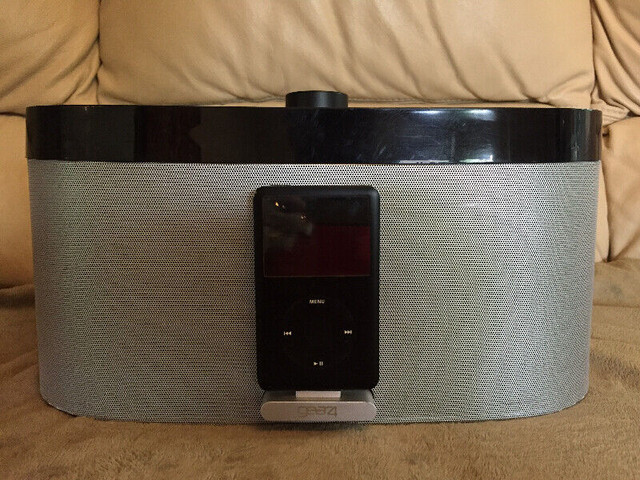Gear4 AirZone Series 1 AirPlay speaker / iPod Docking Station in iPods & MP3s in City of Toronto - Image 4
