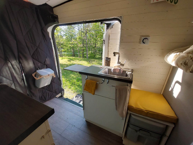 Camper à vendre (Ford Transit 2016) dans Remorques utilitaires  à Sherbrooke - Image 3