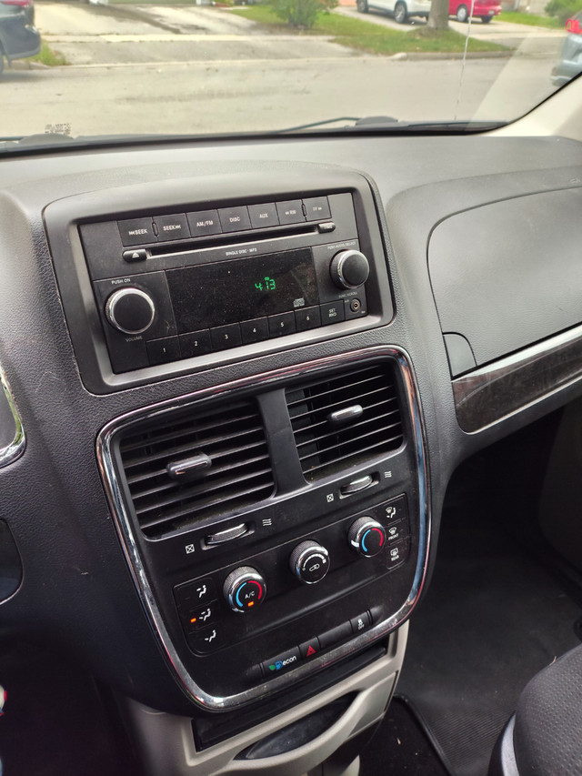 2015 Dodge Grand Caravan 4dr Wgn Canada Value Package in Cars & Trucks in City of Toronto - Image 4