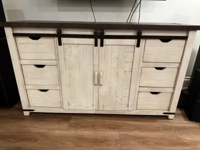 Madison County Vintage White 60” Barn Door Unit – Excelent Cond, View more