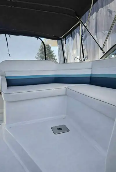 1995 thunder Croft 280 express very clean reliable only 649 on the engine engines comes with a trail...