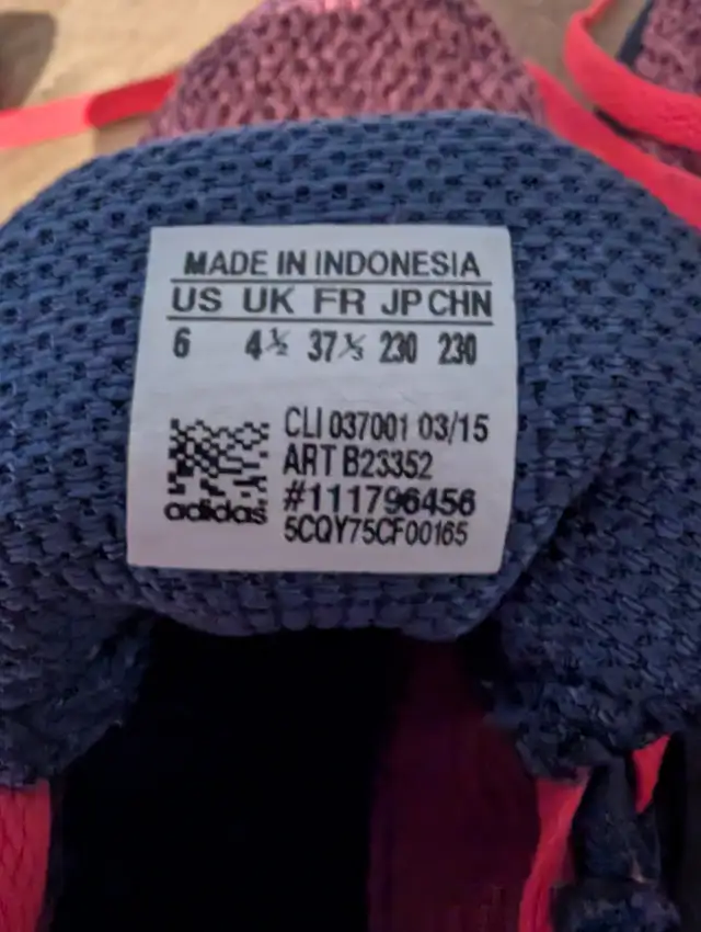 Running shoes in Women's - Shoes in Winnipeg - Image 5