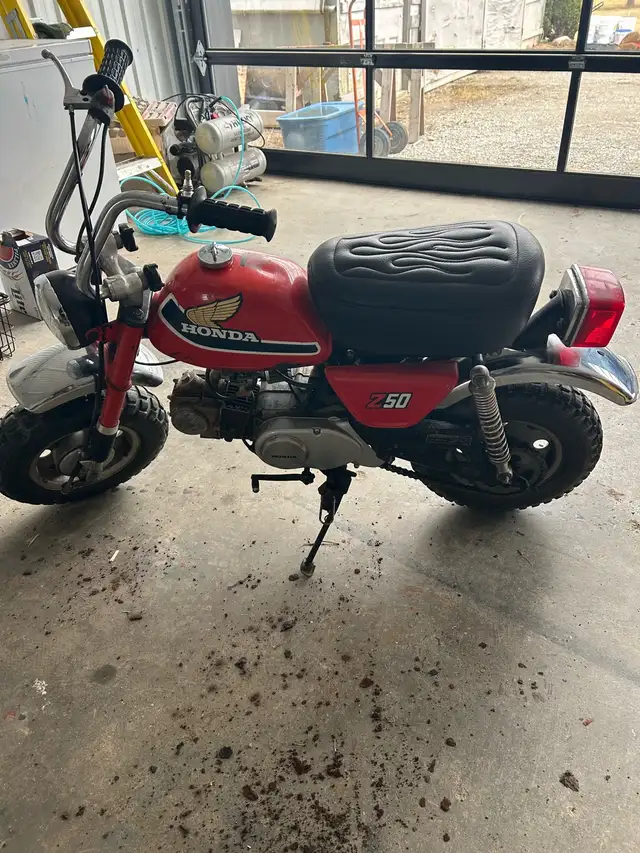 1977 Honda z50 in Scooters & Pocket Bikes in Hamilton - Image 3