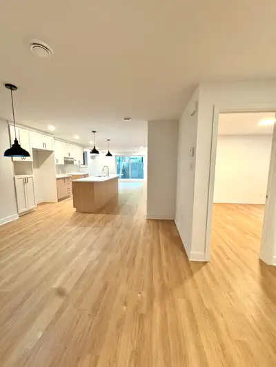 Appartement NEUF Vieux-Longueuil, 5 1/2 + salle de lavage (À VOI
