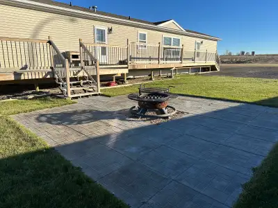 Year round move in ready property with a lake view located at Mainprize Regional Park. 1520 square f...