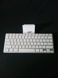 Apple Keyboard A1359 Ipad Dock 1st, 2nd, 3rd Generations