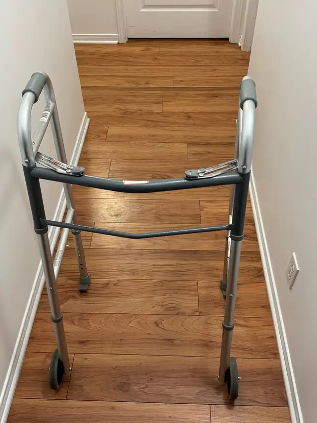 Marchettes et Cannes in Health & Special Needs in Québec City - Image 2