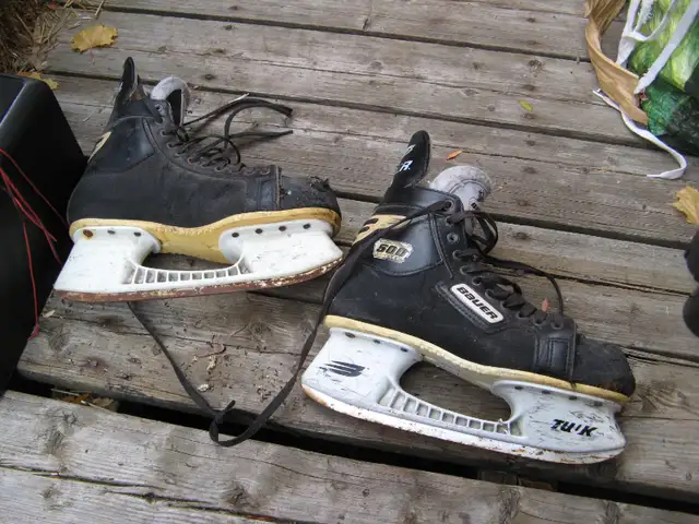 Men's Bauer hockey skates in Skates & Blades in Mississauga / Peel Region - Image 2
