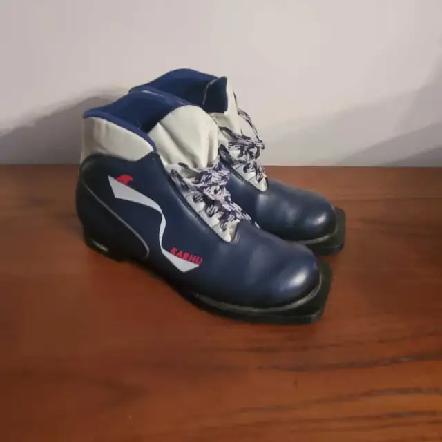 New 3 PIN Cross Country Ski Boots  EUR 42 / 43 in Ski in Barrie - Image 7