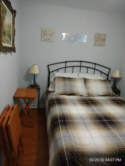 A beautiful country setting. Quiet neighborhood looking for a mature female tenant who is employed a...