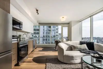 Furnished 2 Bedroom 2 Bathroom at the Met 180 Metcale St with all appliances in suite and 11ft ceili...