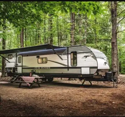 Cozy one-bedroom trailer available for rent. Everything works and is ready for winter living. Includ...