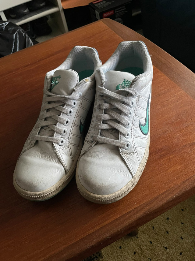Nike ladies size 7 in Women's - Shoes in Strathcona County