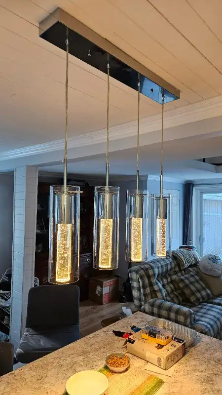 Light Fixture-4 lamp pendant in Indoor Lighting & Fans in West Island - Image 2