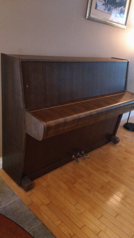 Upright Piano in Pianos & Keyboards in Fredericton - Image 4