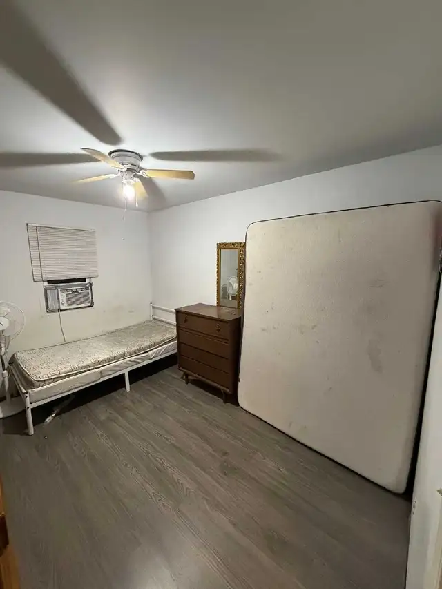ROOMS AVAILABLE IN WINDSOR 415733896991877120