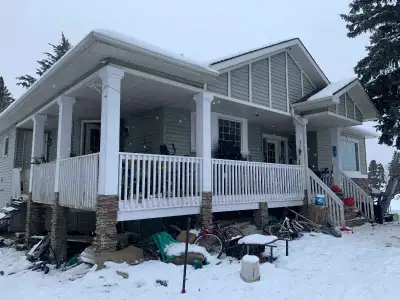 Home for rent on acreage aprox 4000 sq feet, 5 bedroom, 2 full baths. Within SW Calgary city limits...