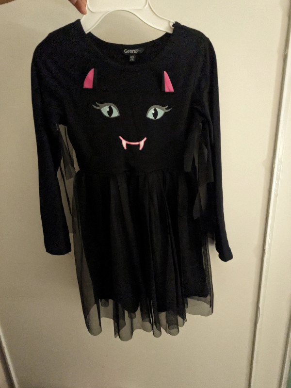 Girl Dracula dress for Halloween size M (7/8) $15 OBO in Kids & Youth in City of Toronto