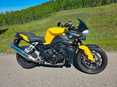 For Sale is a beautiful 2006 BMW K1200R. I have had the bike for about 10 years now and it has been...