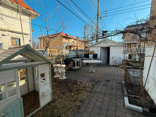 A VENDRE  3PLEX SAINT LÉONARD À VENDRE AVEC VÉRANDA in Houses for Sale in City of Montréal - Image 9