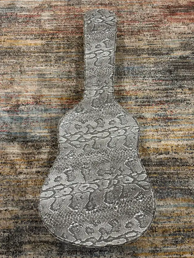 Acoustic Guitar: Guild D-30 (USA) in Guitars in Ottawa - Image 9