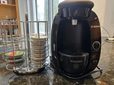 Brew your favourite coffee, espresso, latte, or tea with this Bosch Tassimo T20 single-serve coffee...