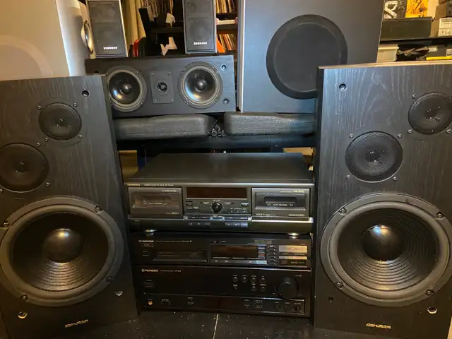 HOME STEREO SYSTEM  $400 Pickering  in General Electronics in City of Toronto - Image 10