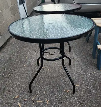 I am selling these stylish and durable 32-inch round patio tables, which are in excellent, New condi...