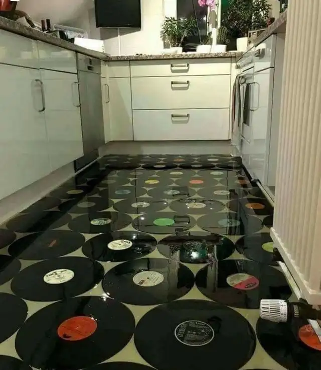 Vinyl 45’s and 78’s… $100 in Arts & Collectibles in Oshawa / Durham Region - Image 10