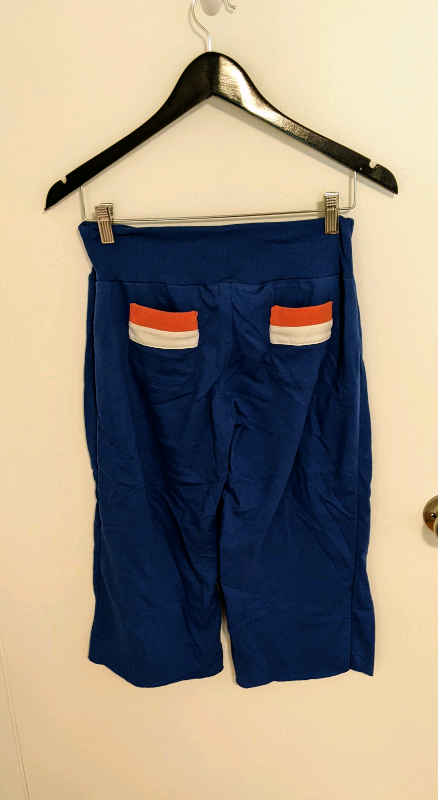 Women's Medium Capri Style Sweatpants  in Other in City of Toronto - Image 3