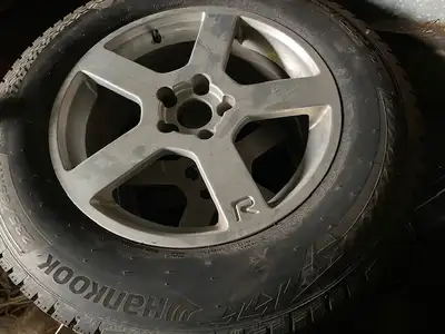 Prix 400$ Hankook Pneu et Mag roue en alliage 235 / 65 R 17 Logo pour Pneu d'hiver Comme neuf 4 Mag...