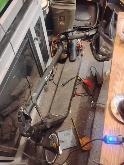 Bought one month ago need to pay a bill my loss ur gain stilll hv box came in goes 30 kmh 450 w pesk...