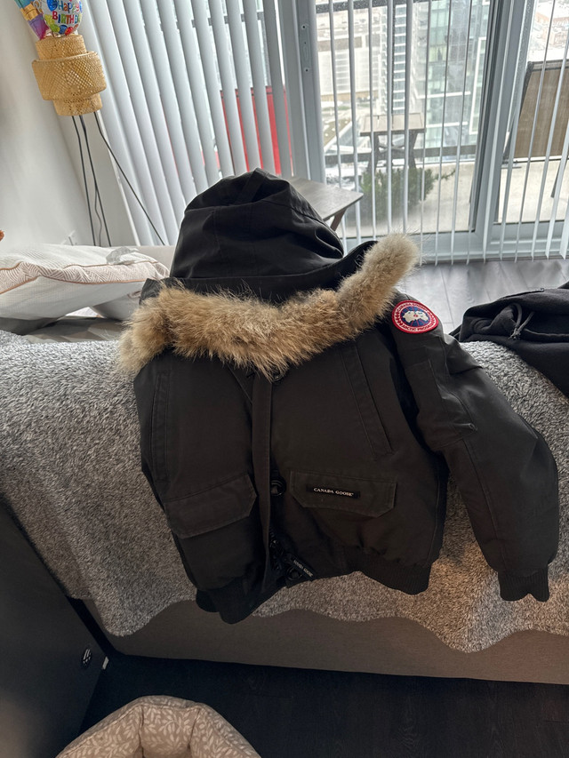 Canada goose in Women's - Tops & Outerwear in City of Toronto - Image 2