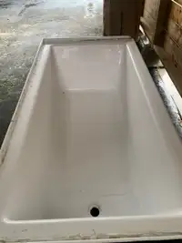 Free bath tub