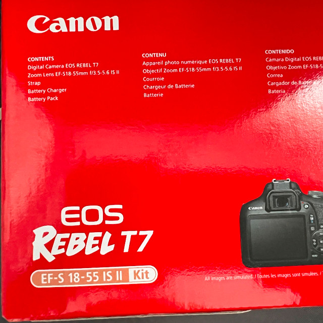 Canon Camera with Bag in Cameras & Camcorders in Ottawa