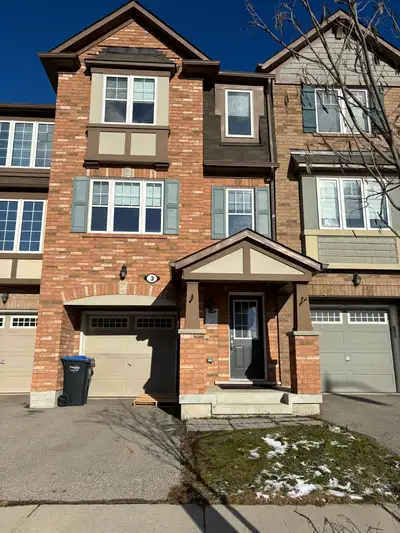 Located at Vanhorne Close, Brampton, One Of Brampton's Most Desirable Neighborhoods Townhome; Lamina...
