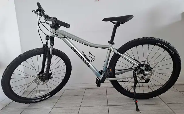 Vélo Cannodale Trail eight in Mountain in City of Montréal - Image 2