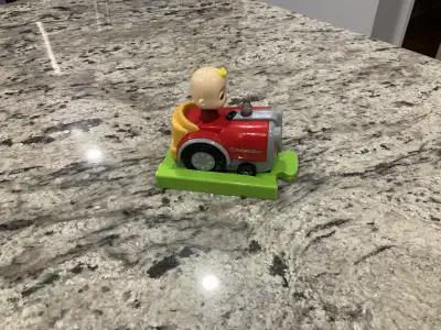 Bring the joy of Cocomelon to life with this used VTech Cocomelon JJ musical tractor! Pat JJ on the...