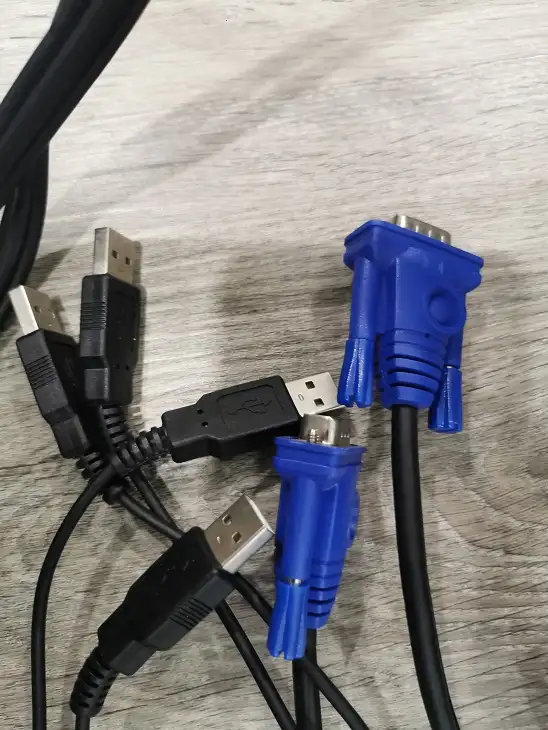 Iogear 2 port USB Kvm Switch in Mice, Keyboards & Webcams in Markham / York Region - Image 4