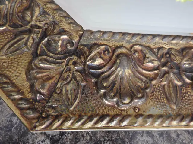 Antique wall mirror hammered brass (Repousee) octagonal in Home Décor & Accents in Hamilton - Image 3