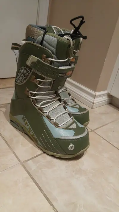 New SAPIENT Recco S11 MEN'S SNOWBOARD BOOTS . Size 9, View more