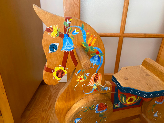 Véritable cheval de bois à bascule en chêne dans Art et objets de collection  à Laval/Rive Nord - Image 4