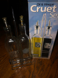 Oil & Vinegar Cruet Set - Glass and Stainless **New still in box