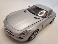 1:18 Diecast Minichamps 2010 Mercedes-Benz SLS AMG Grey Metallic