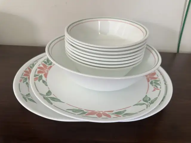 Corelle New Dishes in Kitchen & Dining Wares in City of Toronto - Image 2