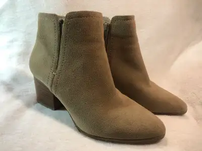 Women’s khakis Aldo ankle boot size 8.5, View more