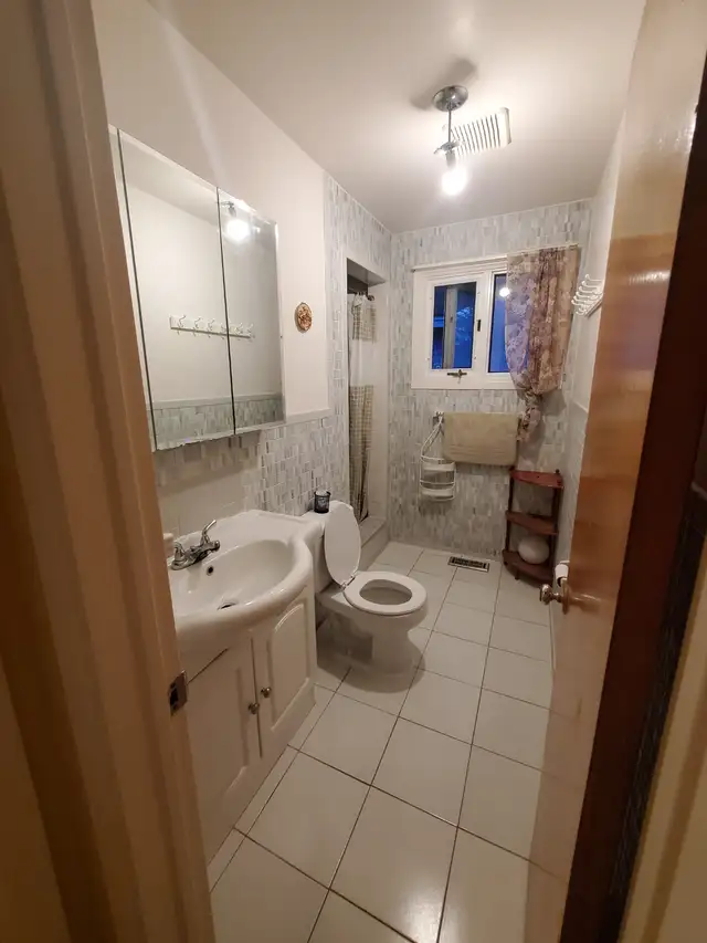 Short term or Airbnb room for rent  ( Just $ 50 !! ) in Room Rentals & Roommates in Ottawa - Image 8